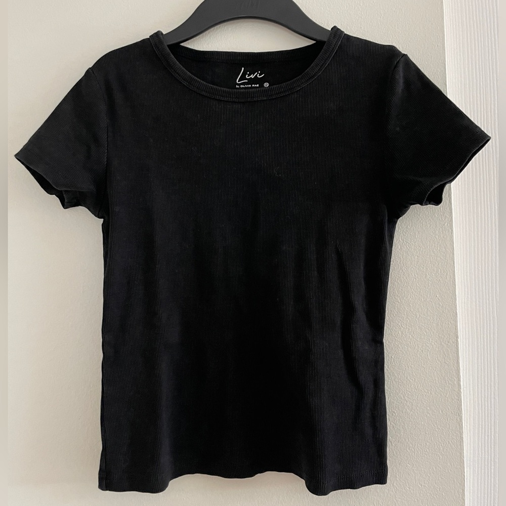 Livi by Olivia Rae Black Ribbed Cropped Tee
